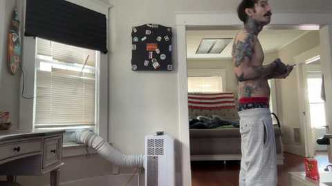 vveejay48826 @ chaturbate on 20250801