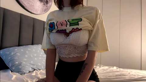 ellie_hollow @ chaturbate on 20250802