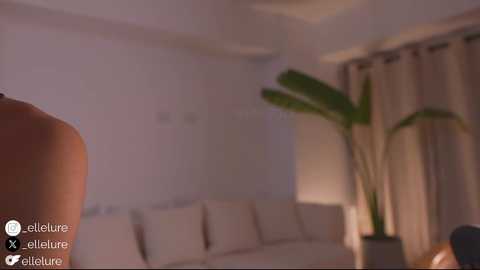 ellelure_ @ chaturbate on 20250806