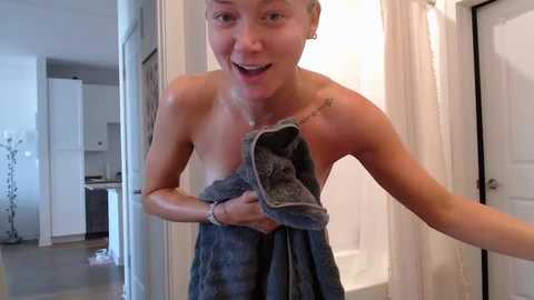 lilyyymonroee @ chaturbate on 20250808