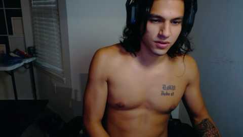 apachewithawebcam @ chaturbate on 20250825