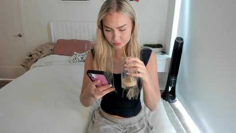 ariah_is_blonde @ chaturbate on 20250918