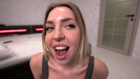 blonde_bigtits