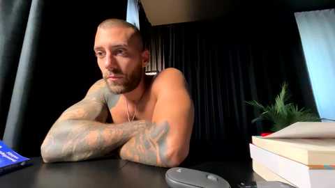 c_o_n_q_u_e_r @ chaturbate on 20250921