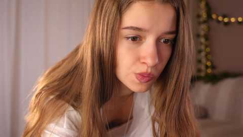little_poetry @ chaturbate on 20251007