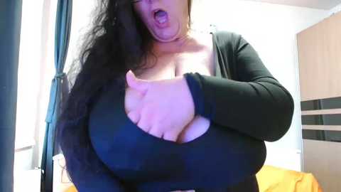 mayabbw50tits @ chaturbate on 20251007