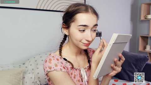 polly_bee @ chaturbate on 20251007