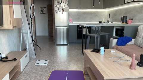_aura_18 @ chaturbate on 20251009