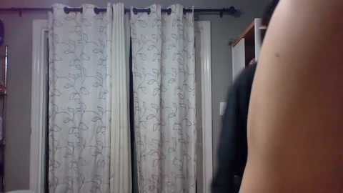 drake__wolf @ chaturbate on 20251009