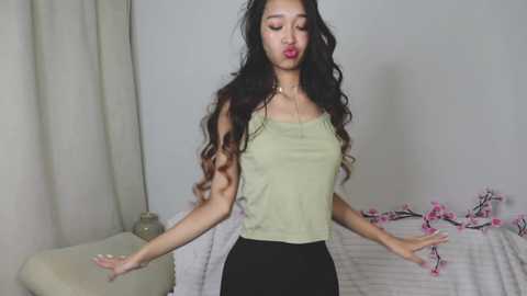 isauraangeletti @ chaturbate on 20251012