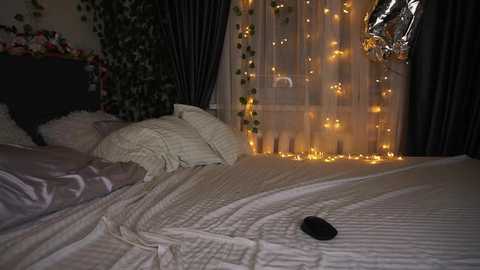 touch_me_if_you_can @ chaturbate on 20251015