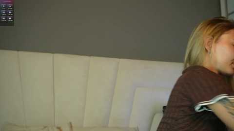 annie_f0x @ chaturbate on 20251016