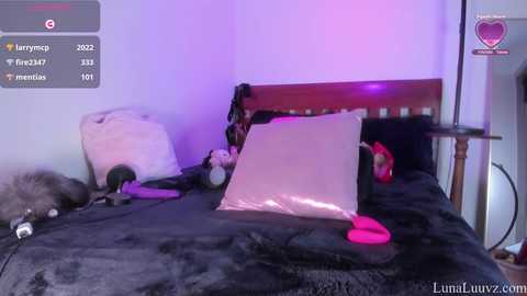 luna_luuvz @ chaturbate on 20251016