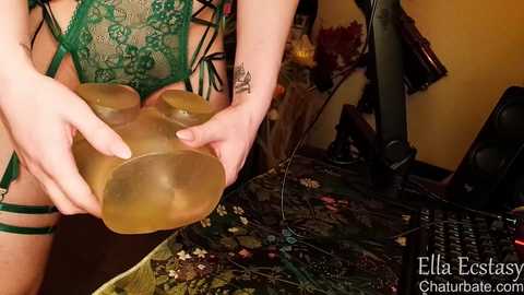 ella_ecstasy