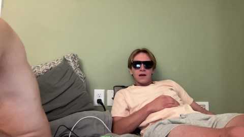 gavinnumbers @ chaturbate on 20251018