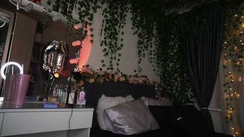 touch_me_if_you_can @ chaturbate on 20251018