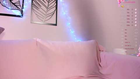 adelesilver @ chaturbate on 20251019