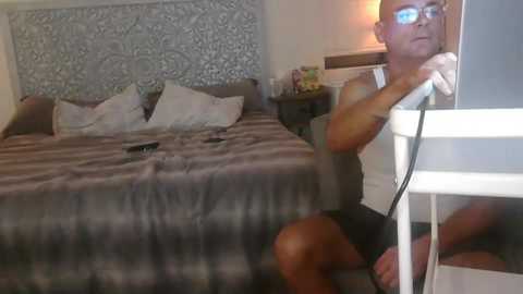 wantmymantofukme