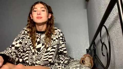 lil_luca @ chaturbate on 20251021