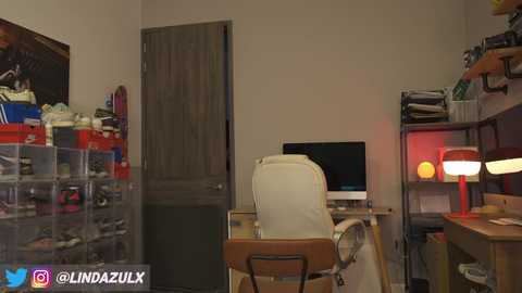 lindabluee @ chaturbate on 20251022