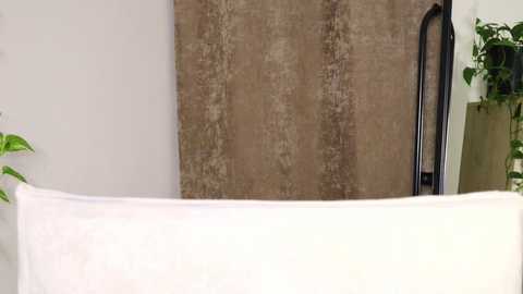 _p_l_u_r_ @ chaturbate on 20251023