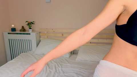 lenamuti @ chaturbate on 20251023