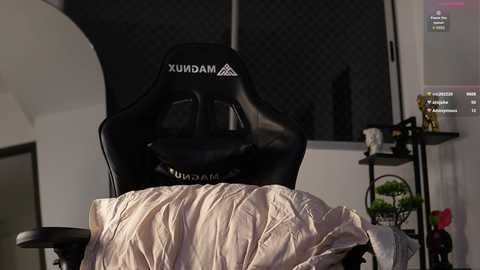 max_cortes1_ @ chaturbate on 20251023