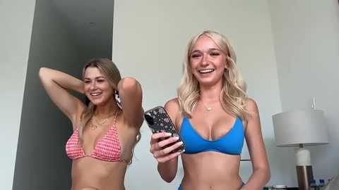 roxyrain2736 @ chaturbate on 20251102