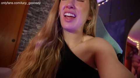 lucy_gooosey @ chaturbate on 20251103