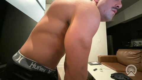 damnimhandsome25 @ chaturbate on 20251104