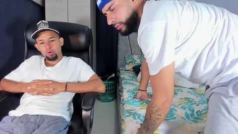 dcollins_ @ chaturbate on 20251104