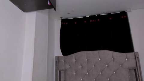 game_with_lesbians_ @ chaturbate on 20251112