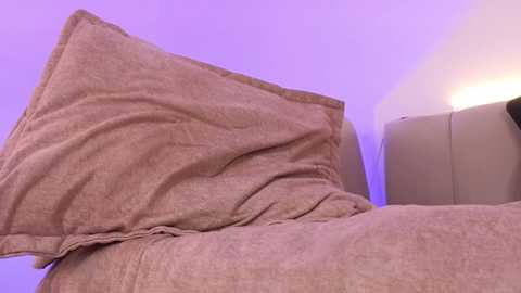 golden_girlsss @ chaturbate on 20251112