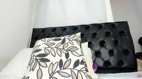 stephie01 @ chaturbate on 20251114