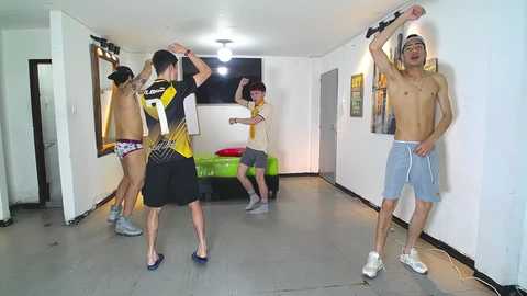 icevermilk @ chaturbate on 20251116