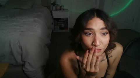 luvvvxliv @ chaturbate on 20251116