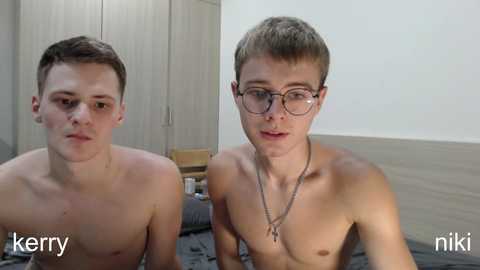 nikikerry_cum_ @ chaturbate on 20251116