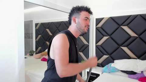 space_boys18 @ chaturbate on 20251116