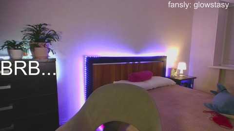 glowstacy @ chaturbate on 20251117