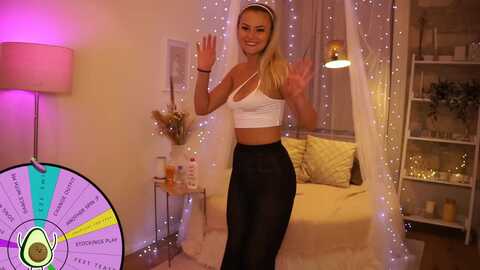 aurora_sweet @ myfreecams on 20230830