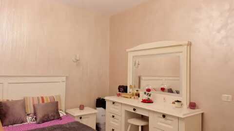 charmy_lady @ myfreecams on 20230830