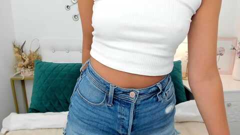 luckysandra @ myfreecams on 20230830