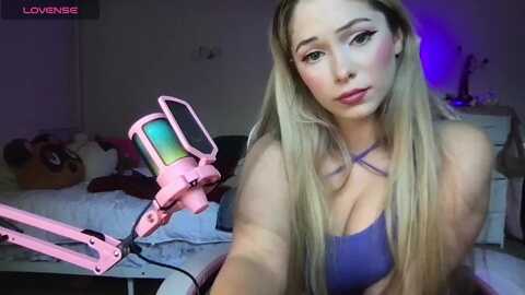 lolypopbubble @ myfreecams on 20230831