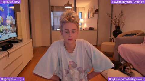 ashleyylovee @ myfreecams on 20230901