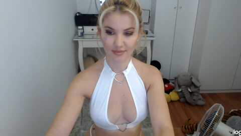 autumnjewel @ myfreecams on 20230905