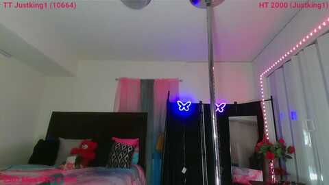justkingqueen @ myfreecams on 20230905
