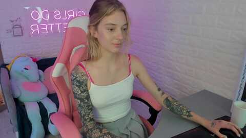 lizawet @ myfreecams on 20230906