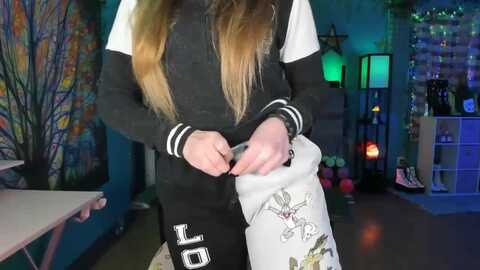 maplemaya @ myfreecams on 20230906
