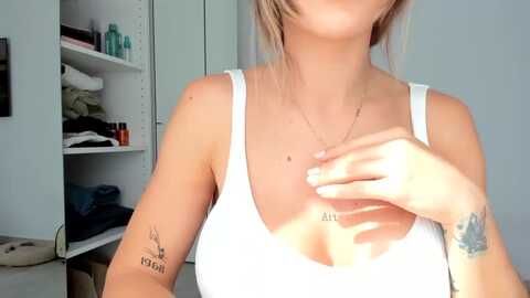 yourbabyyy96 @ myfreecams on 20230906