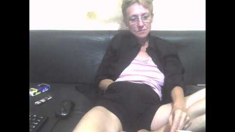 sexygeny @ myfreecams on 20230907